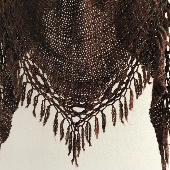 NEW Handmade Triangular Bulky Beauty Lace Sequoia Shawl, 102"L & 37"D - Picture 4 of 13